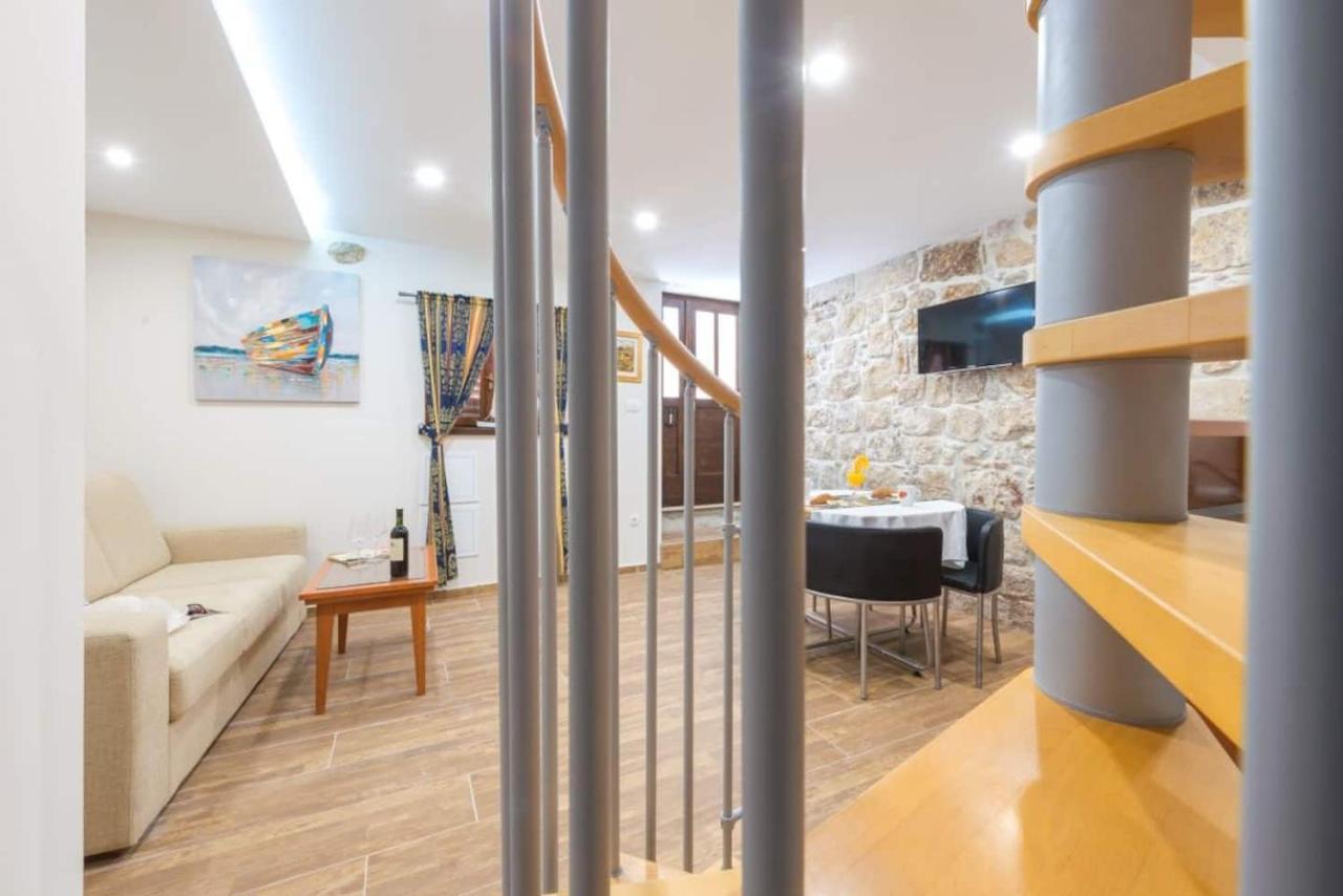 New La Barca Old Town Apartment *