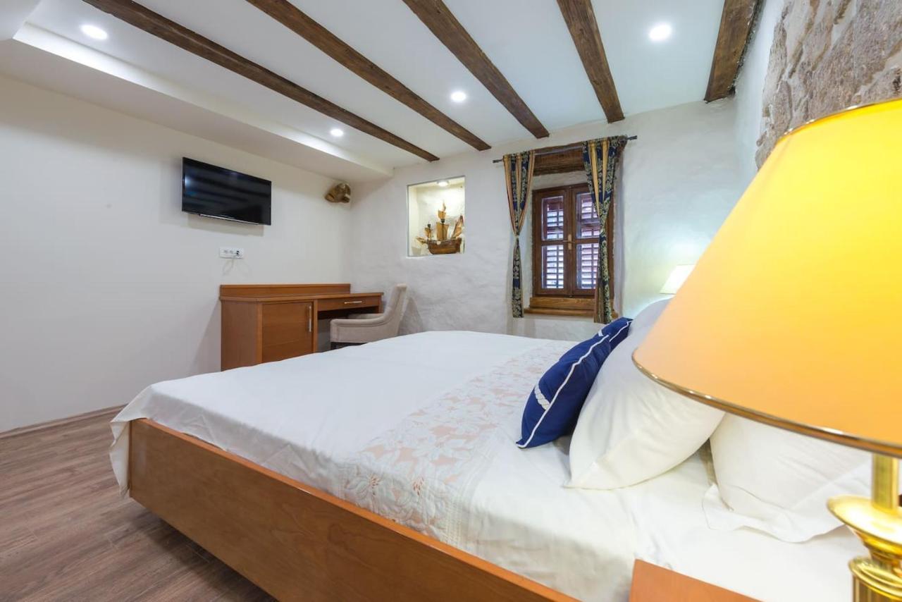 New La Barca Old Town Dubrovnik